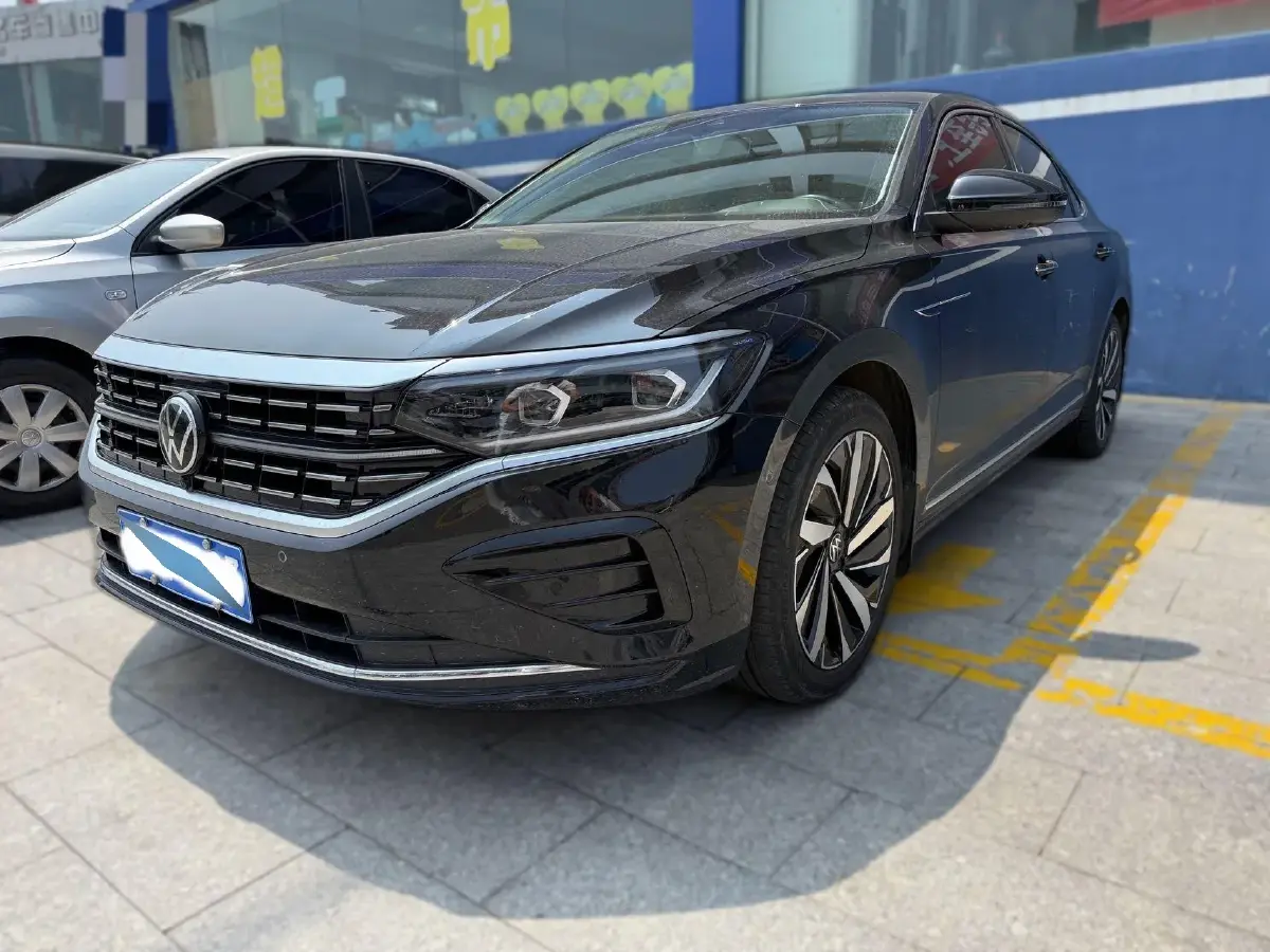 2021 Volkswagen Passat 2.0T 186HP L4 7DCT