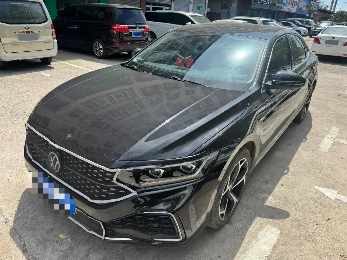 2023 Volkswagen Passat 2.0T 186HP L4 7DCT