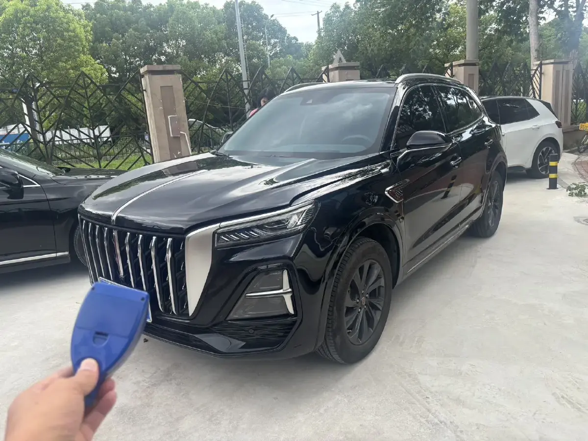 2023 HongQi HS5 2.0T 252HP L4 8AT