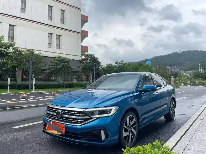 2023 Volkswagen Sagitar 1.5T 160HP L4 7DCT