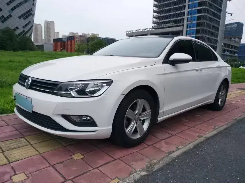 2017 Volkswagen Lamando 1.4T 131HP L4 7DCT