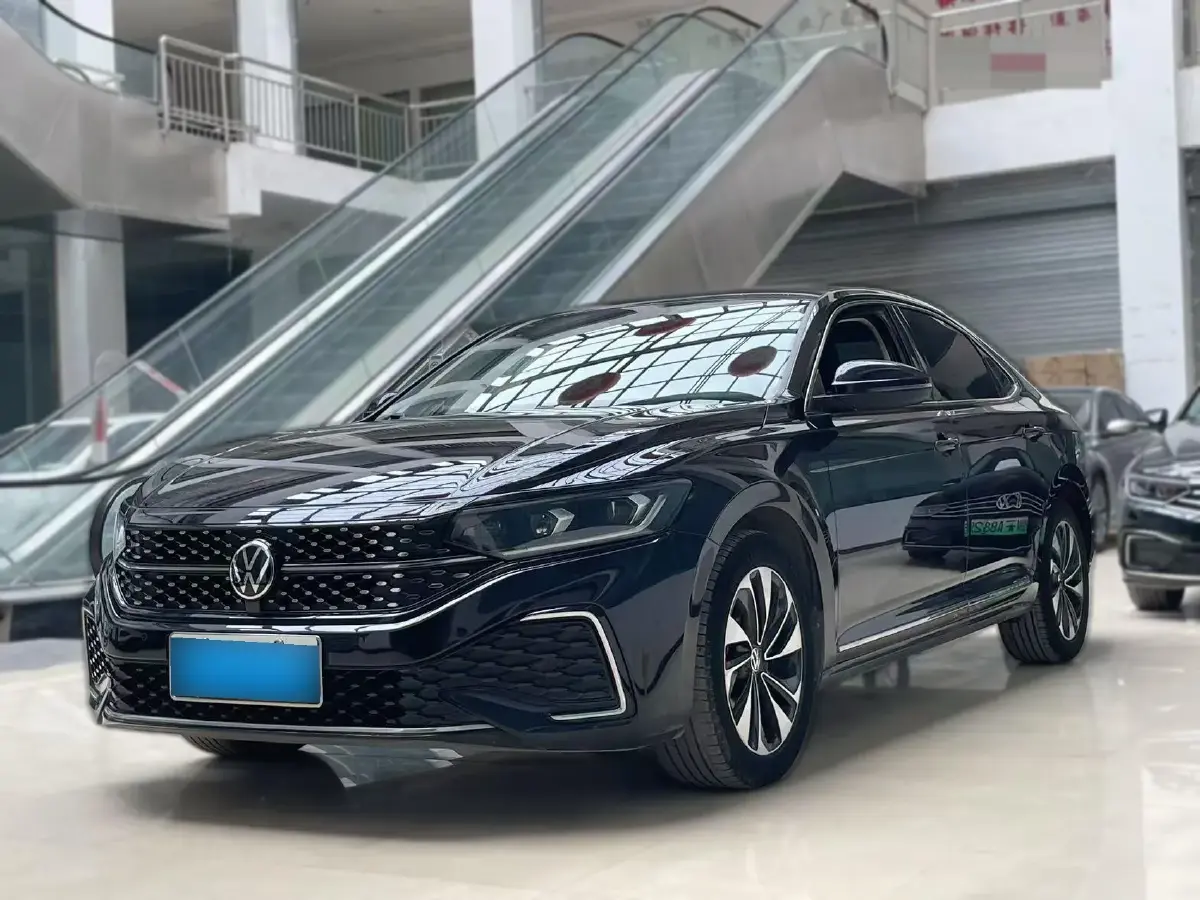 2022 Volkswagen Passat 2.0T 186HP L4 7DCT