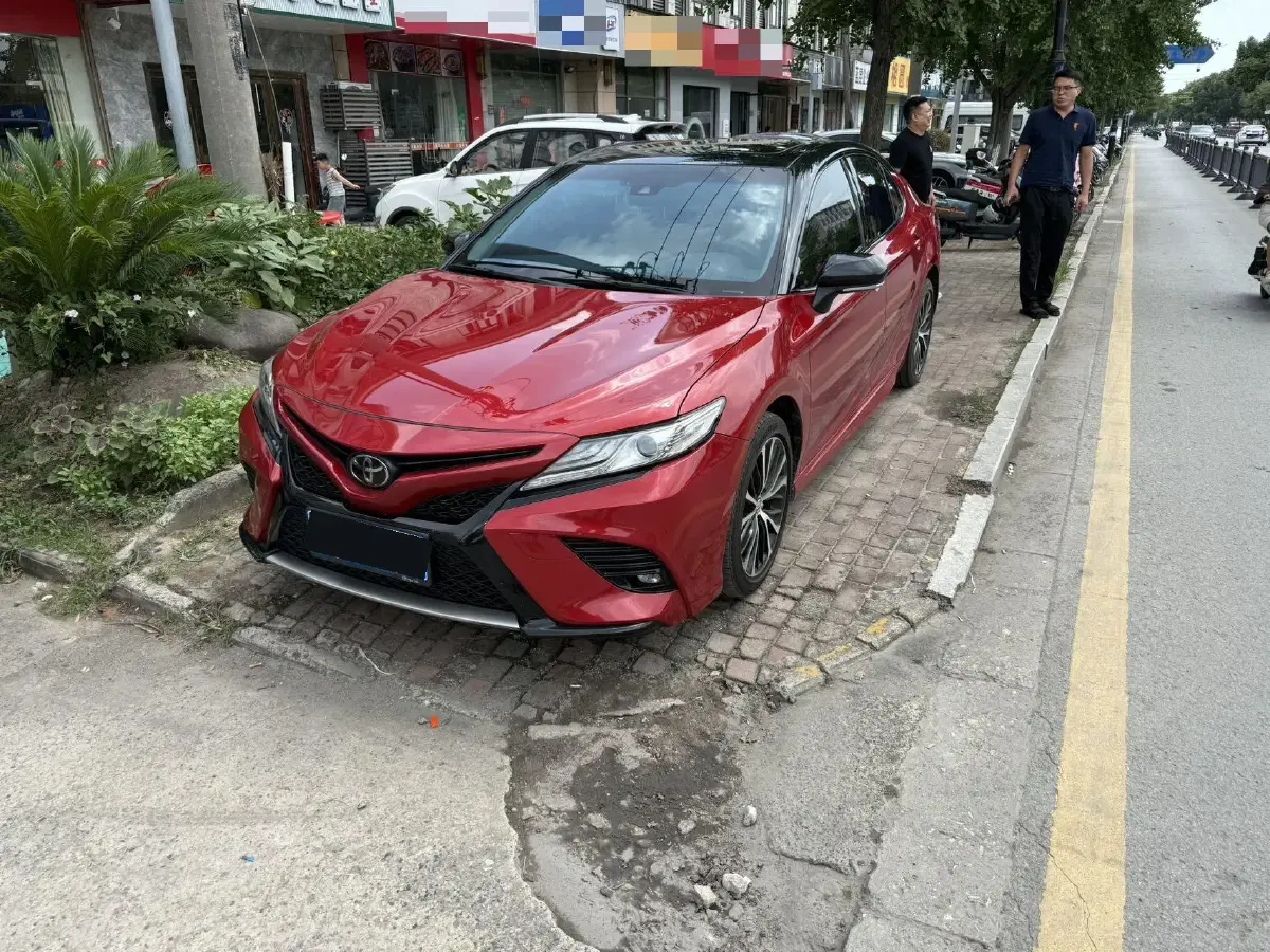 2019 Toyota Camry 2.5L 209HP L4 8AT