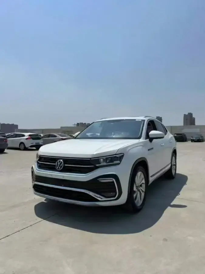 2023 Volkswagen Tayron X 2.0T 220HP L4 7DCT