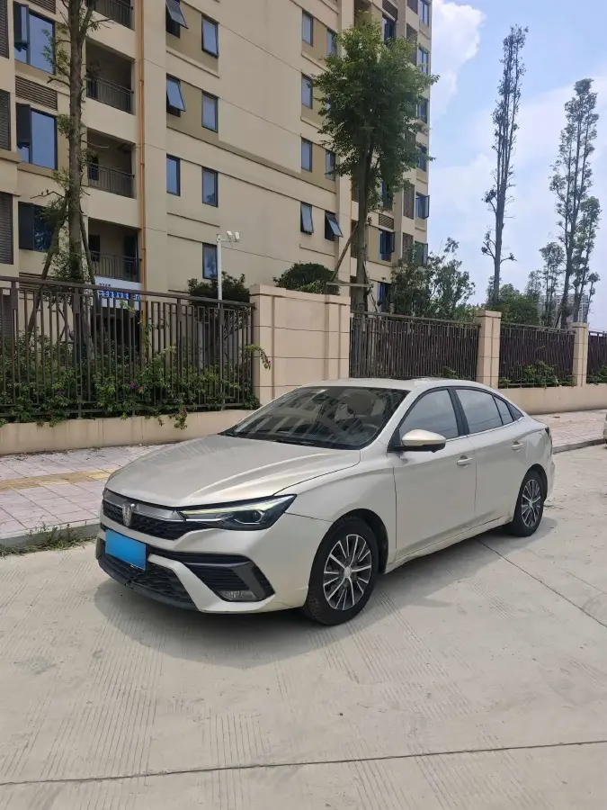 2021 Roewe i5 1.5L 120HP L4 CVT