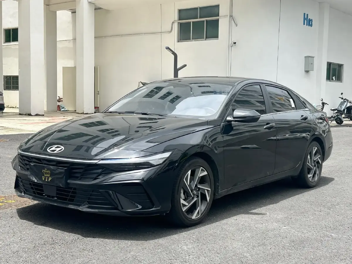 2023 Hyundai Elantra 1.5L 115HP L4 CVT