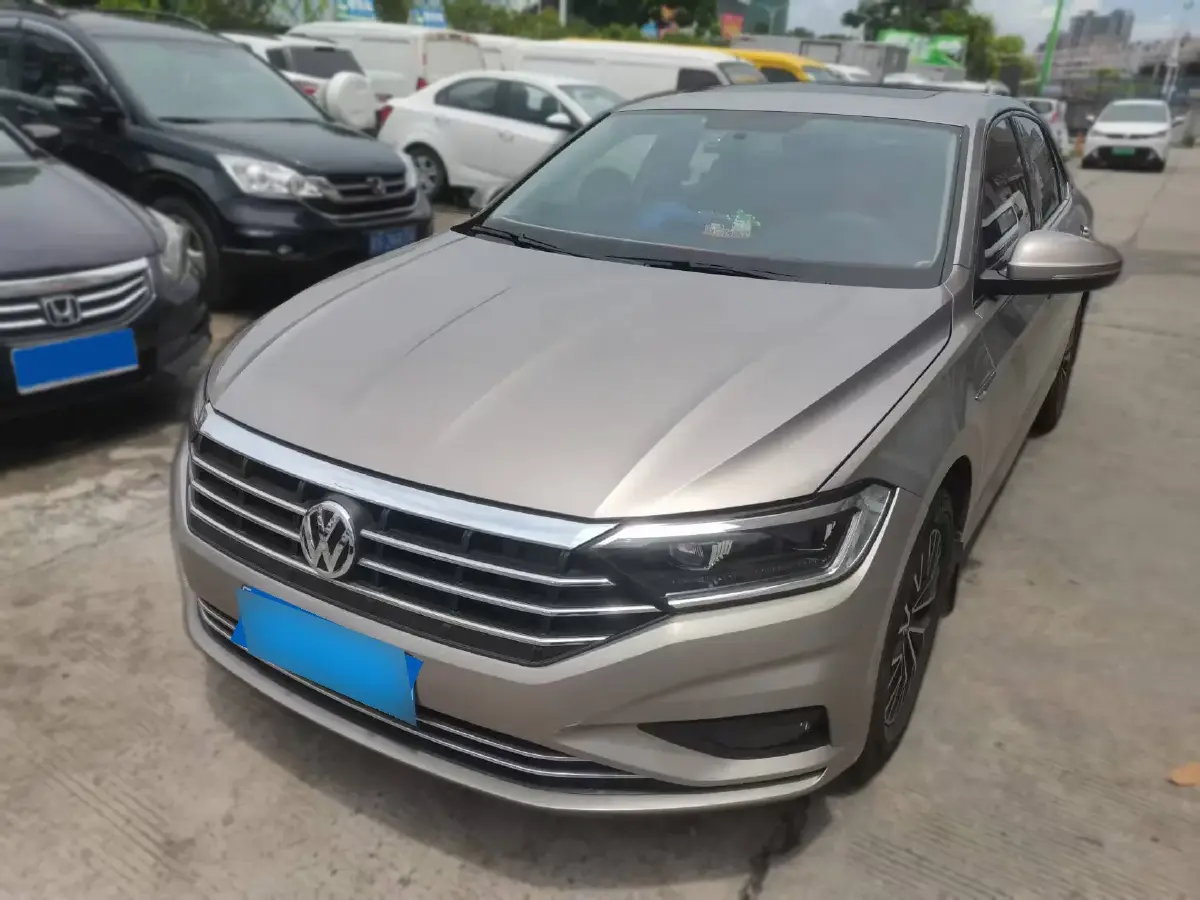 2020 Volkswagen Sagitar 1.4T 150HP L4 7DCT
