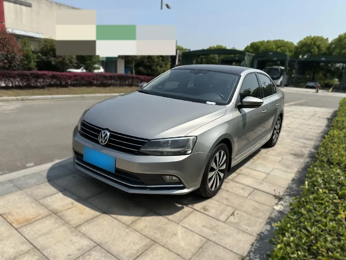 2018 Volkswagen Sagitar 1.2T 110HP L4 7DCT