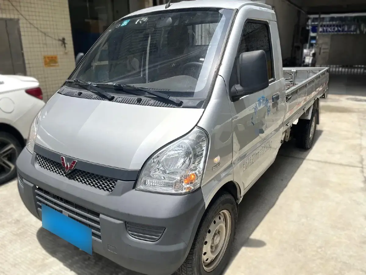 2020 WuLing RongGuang Mini Truck 1.5L 99HP L4 5MT