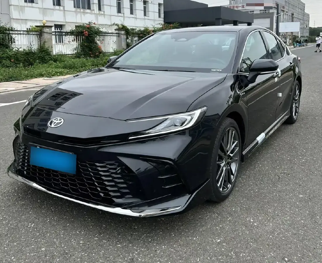2024 Toyota Camry 2.0L 152HP L4 E-CVT Hybrid