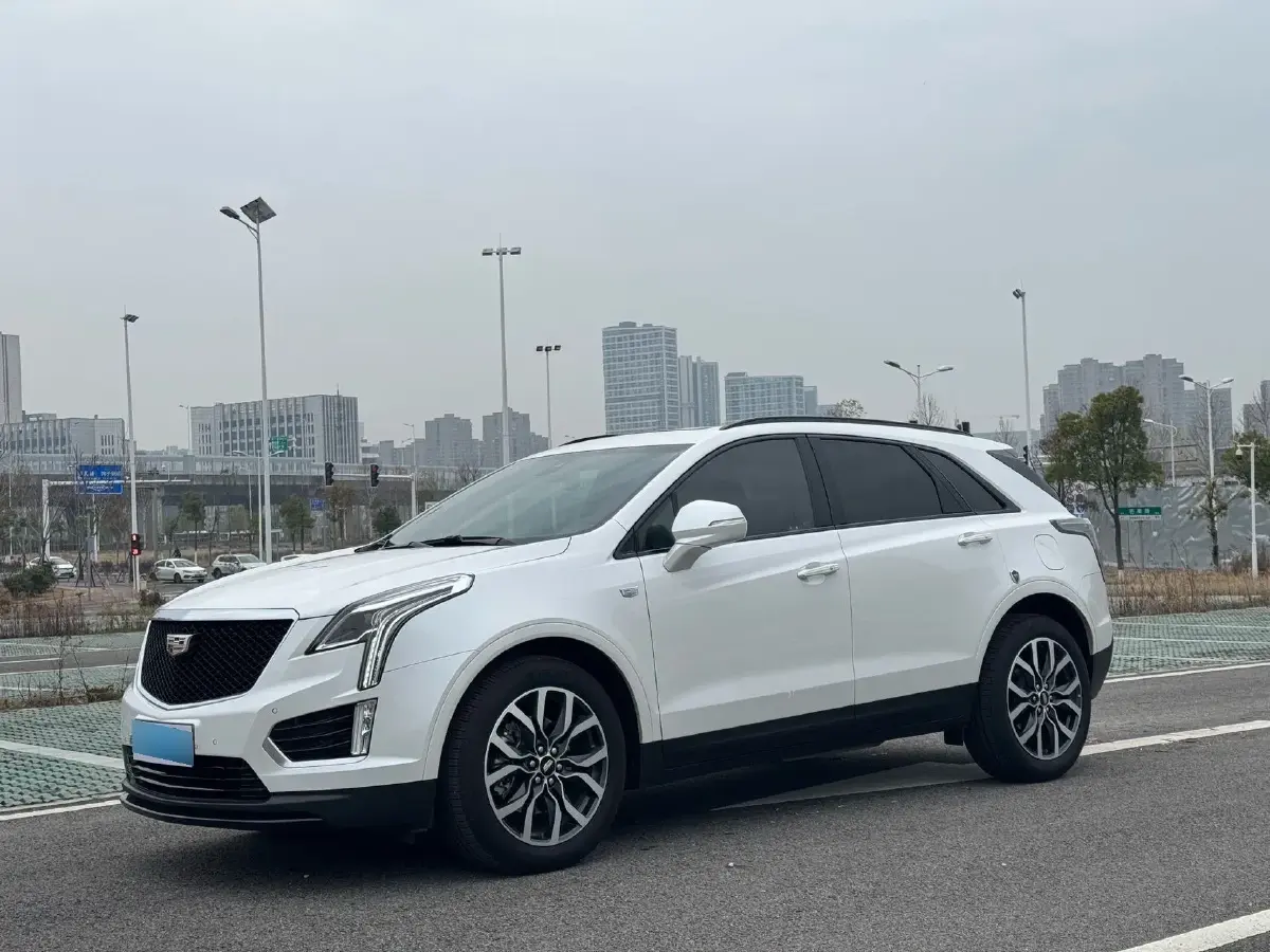 2022 Cadillac XT5 2.0T 237HP L4 9AT