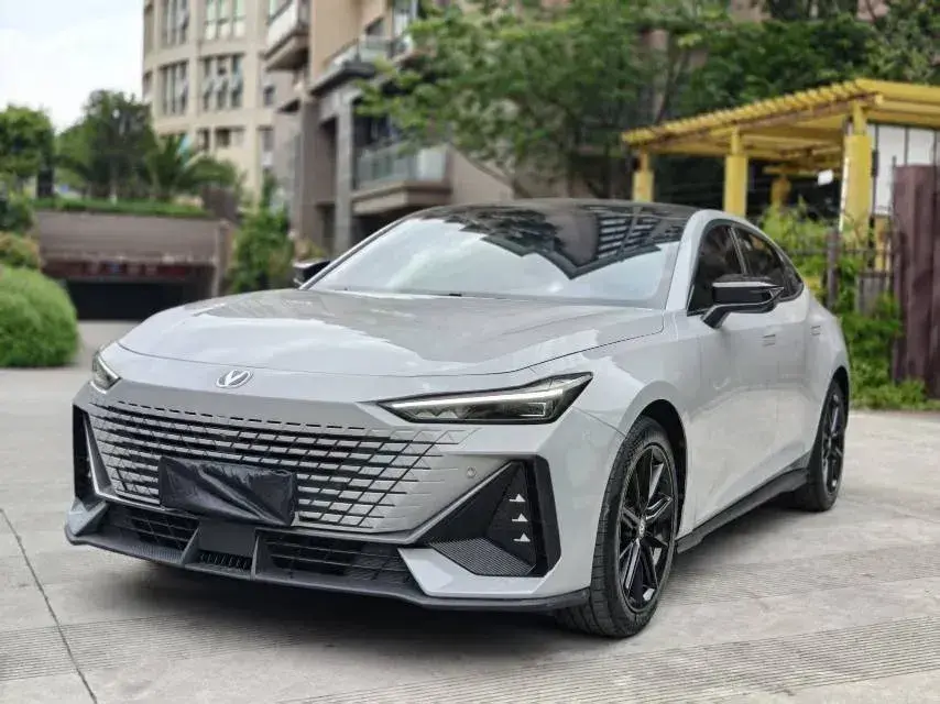 2022 ChangAn UNI-V 1.5T 188HP L4 7DCT