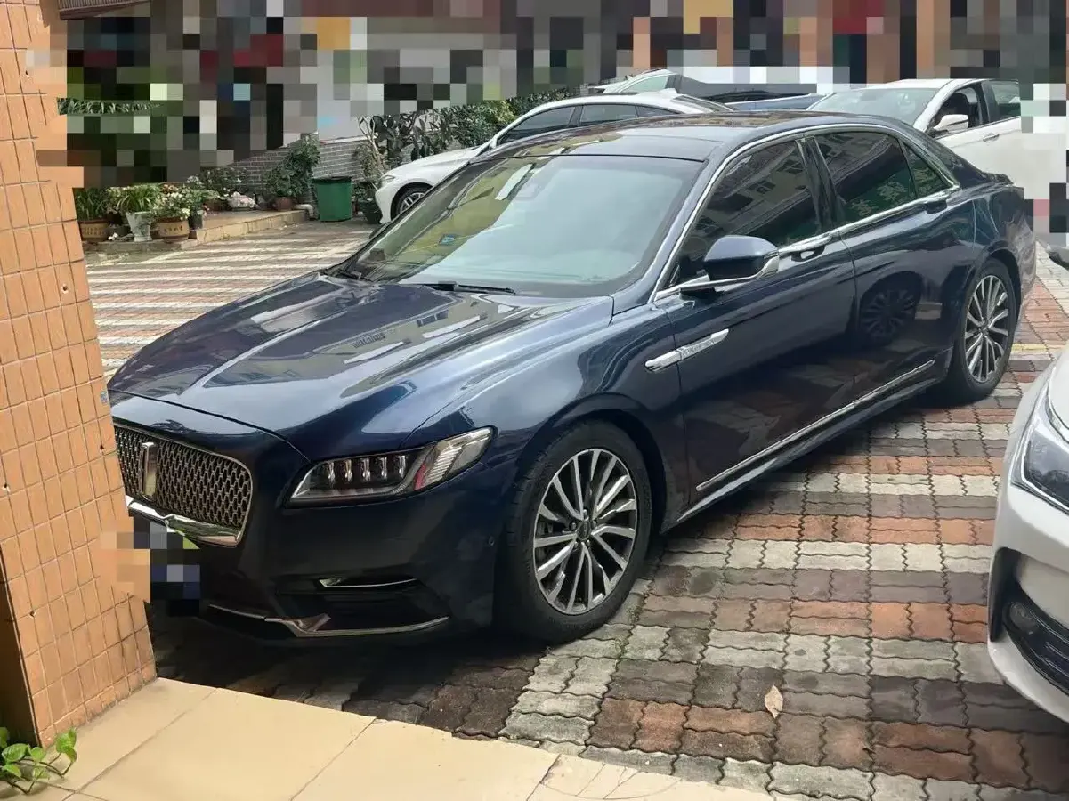 2017 Lincoln Continental 2.0T 261HP L4 6AT