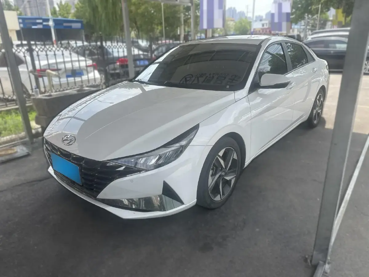 2023 Hyundai Elantra 1.5L 115HP L4 CVT