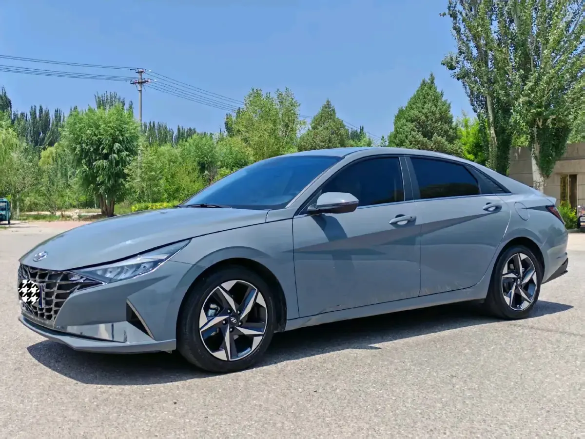 2022 Hyundai Elantra 1.5L 115HP L4 CVT