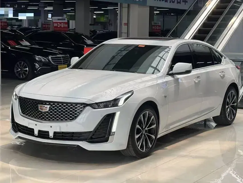 2022 Cadillac CT5 2.0T 237HP L4 10AT