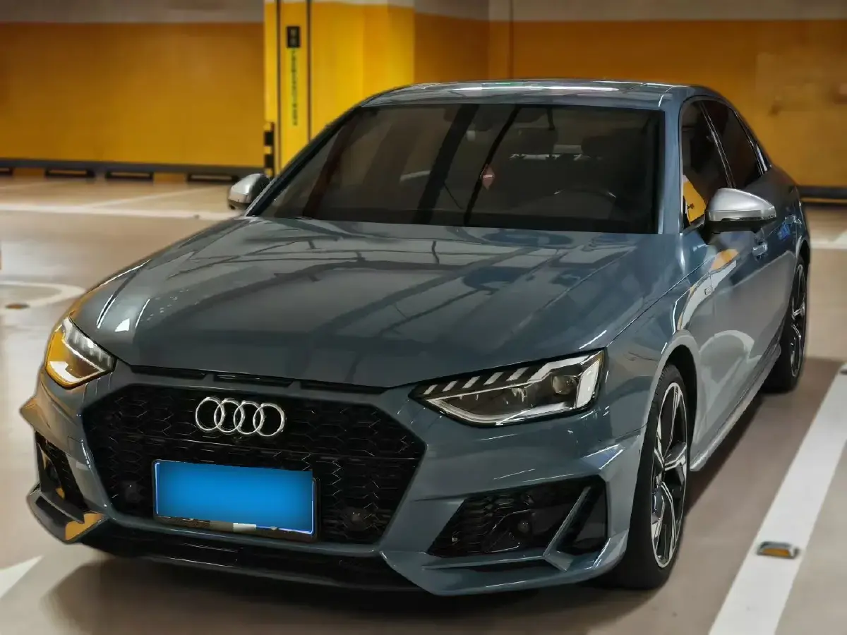 2022 Audi A4L 2.0T 190HP L4 7DCT