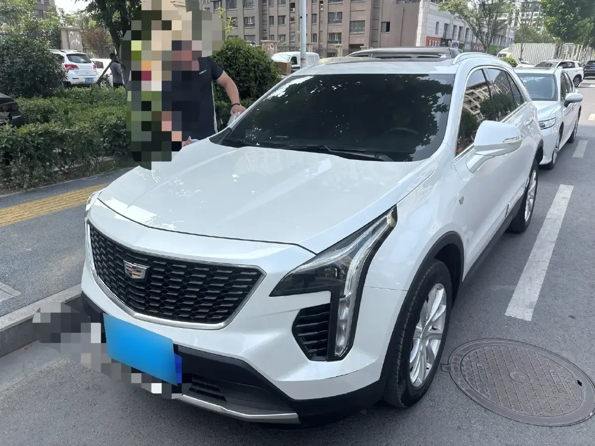 2018 Cadillac XT4 2.0T 241HP L4 9AT
