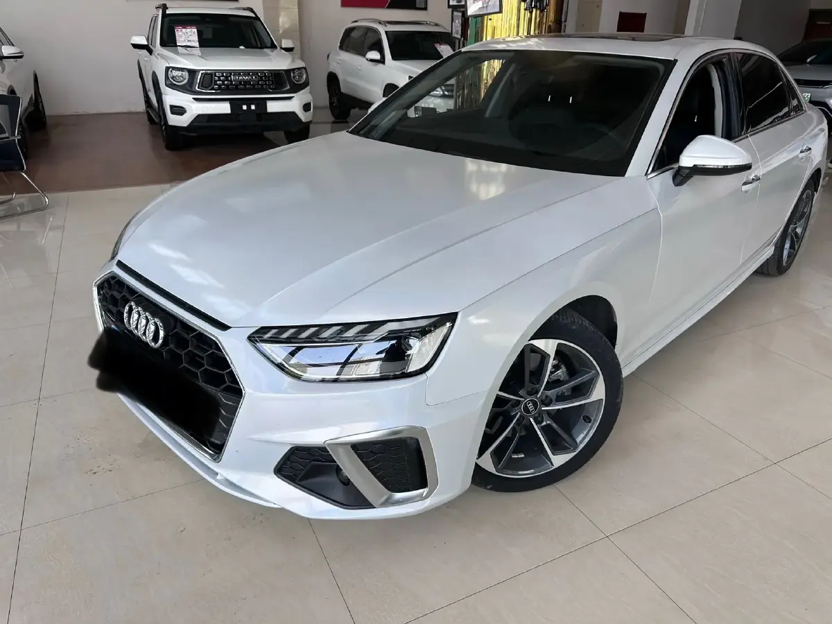 2022 Audi A4L 2.0T 190HP L4 7DCT