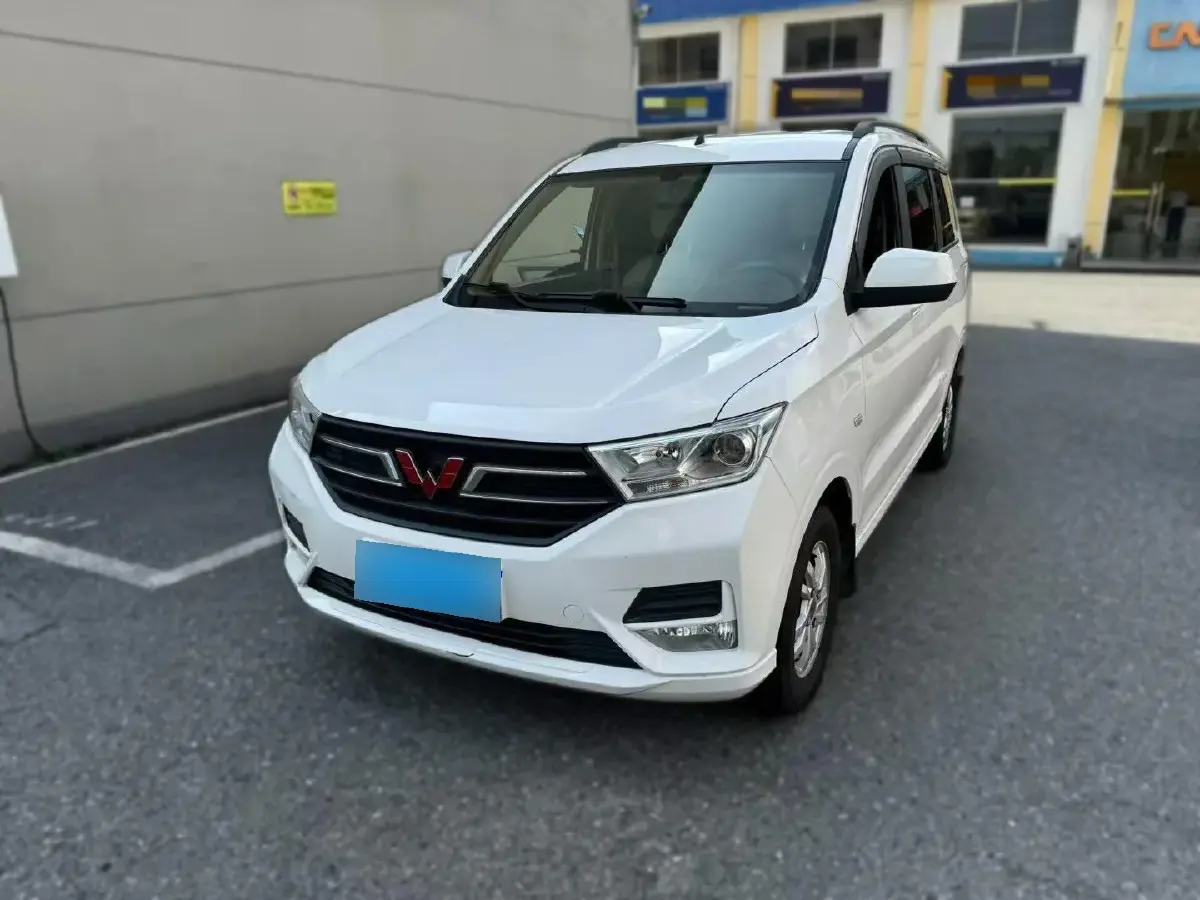 2019 WuLing HongGuang Plus 1.5T 147HP L4 6MT