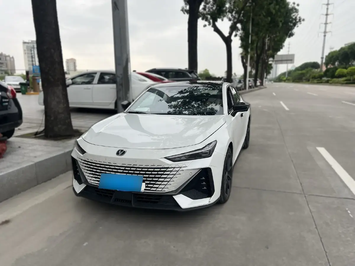 2023 ChangAn UNI-V 1.5T 188HP L4 7DCT