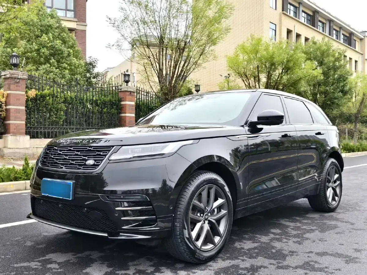 2025 Land Rover Range Rover Velar 2.0T 250HP L4 8AT