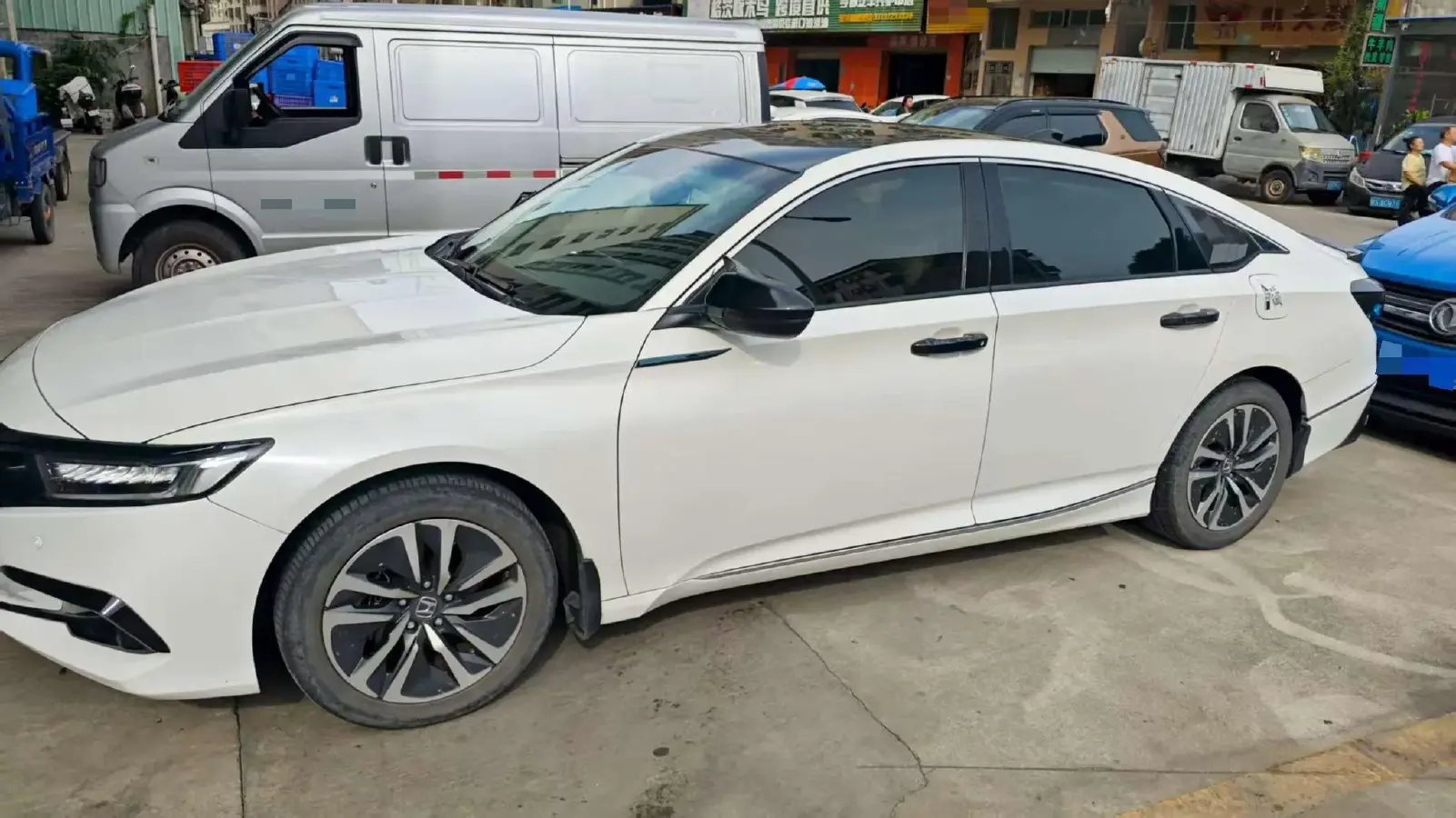 2022 Honda Accord 2.0L 146HP L4 E-CVT Hybrid