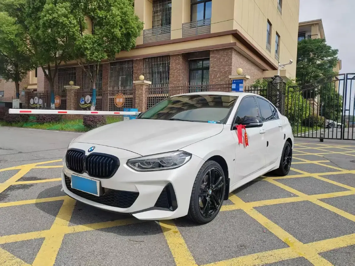 2023 BMW 1 Series 2.0T 178HP L4 7DCT