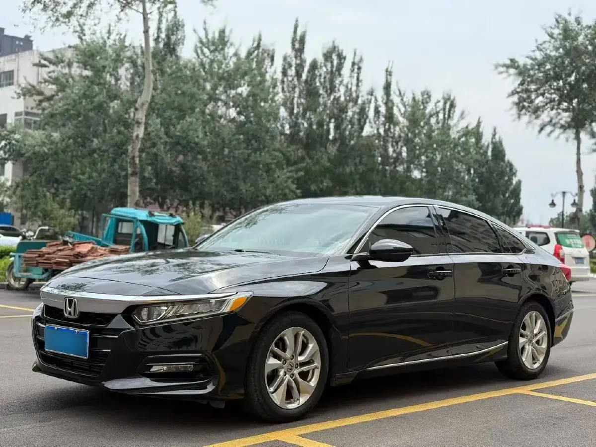 2018 Honda Accord 1.5T 194HP L4 CVT