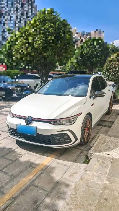 2023 Volkswagen GolfGTI 2.0T 220HP L4 7DCT