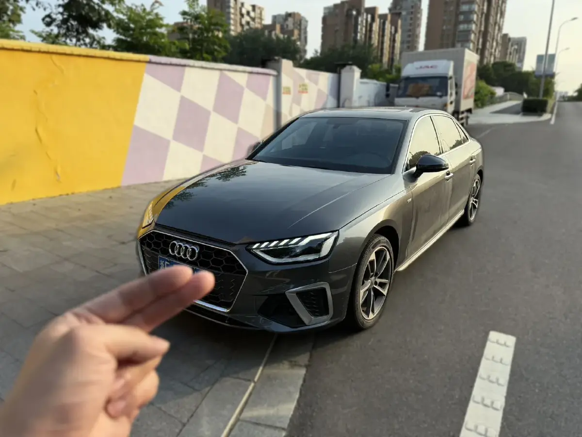 2020 Audi A4L 2.0T 150HP L4 7DCT