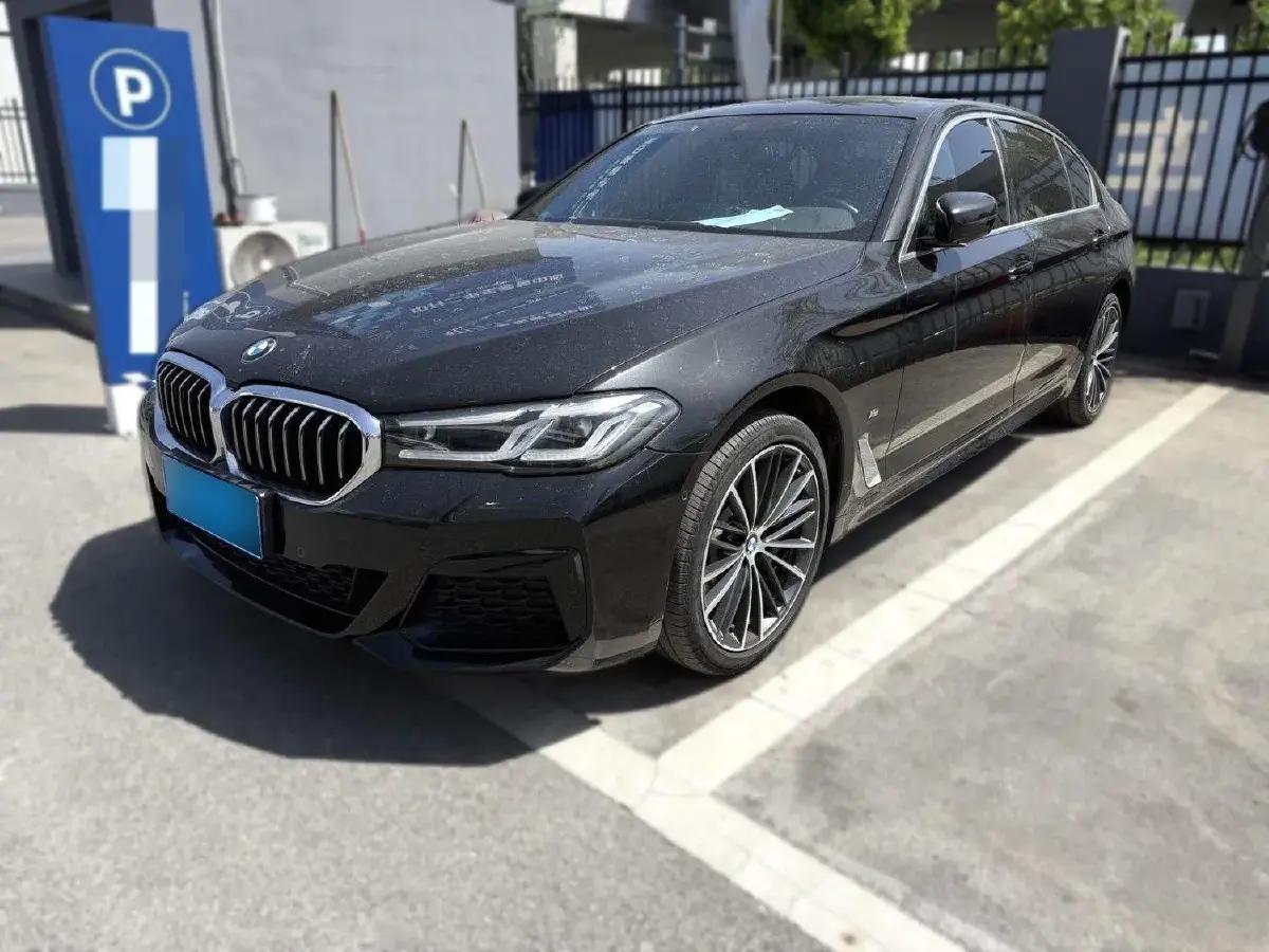 2022 BMW 5 Series 2.0T 252HP L4 8AT
