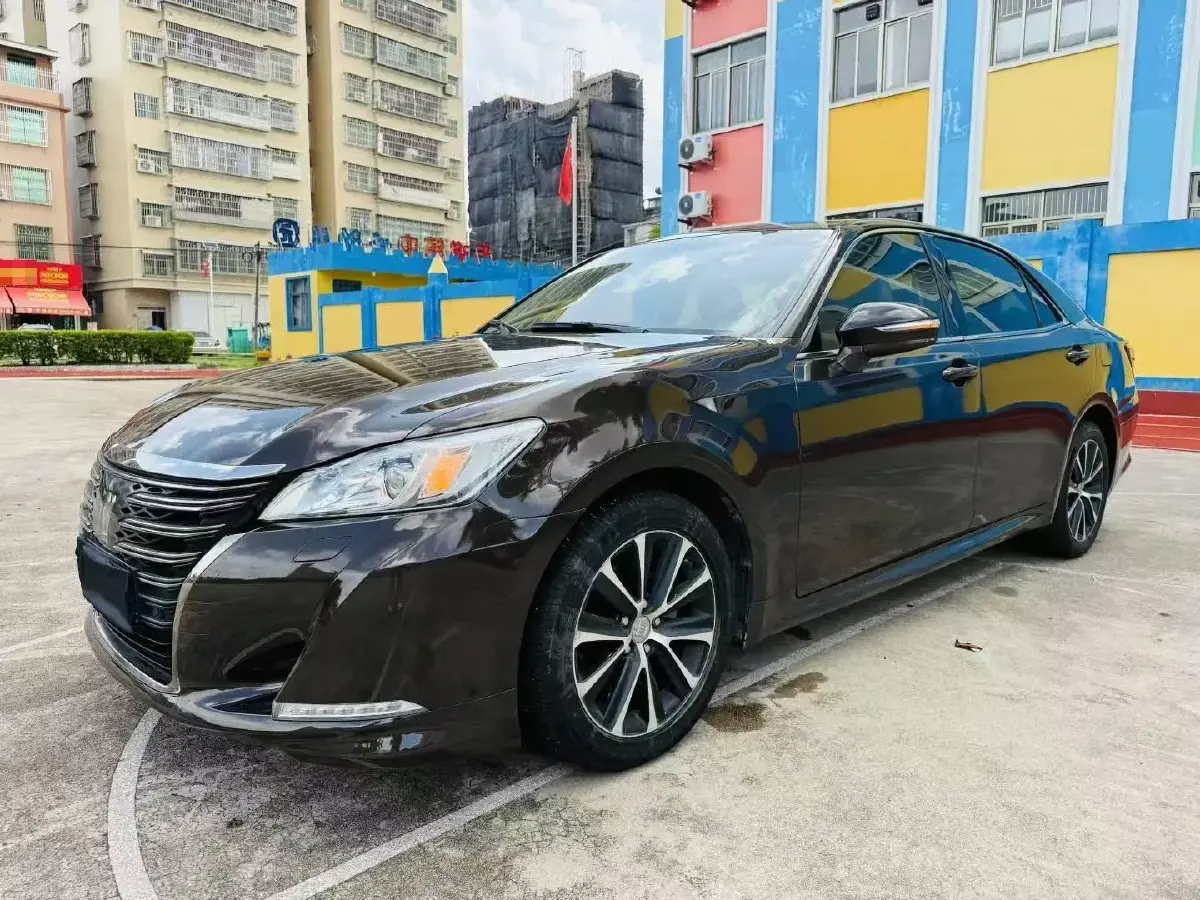 2018 Toyota Crown 2.0T 235HP L4 8AT