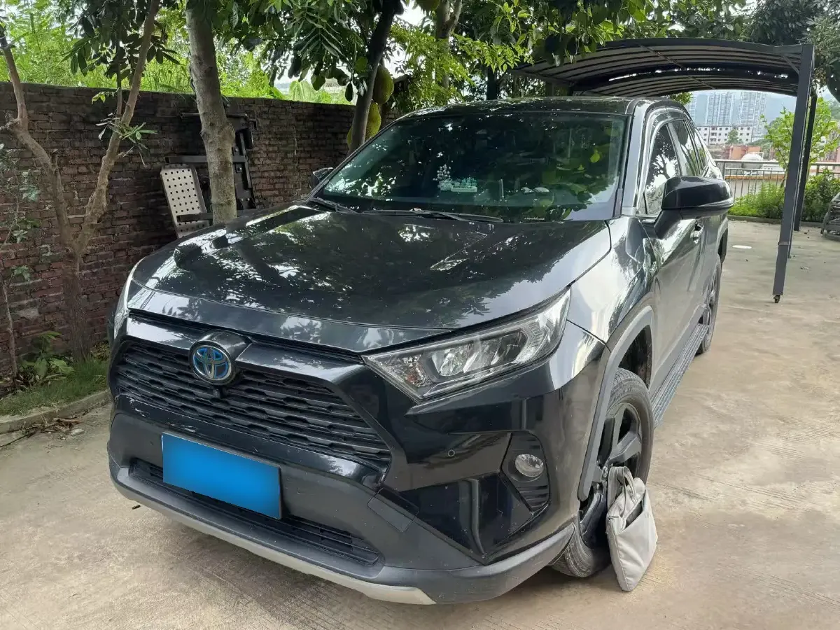 2020 Toyota RAV4 2.5L 178HP L4 E-CVT Hybrid