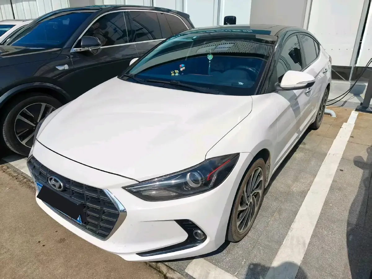 2019 Hyundai Elantra 1.5L 115HP L4 CVT