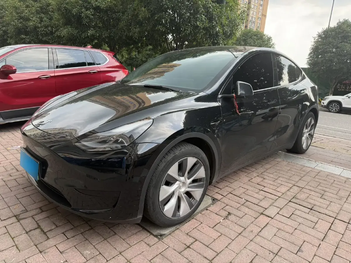 2022 Tesla Model Y BEV 60KWH