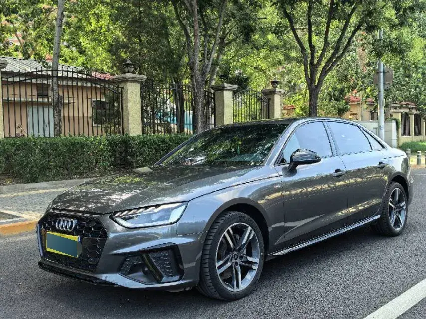 2022 Audi A4L 2.0T 190HP L4 7DCT