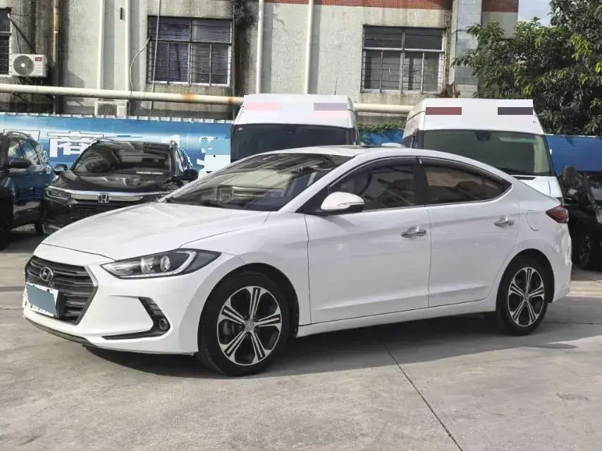 2018 Hyundai Elantra 1.4T 130HP L4 7DCT