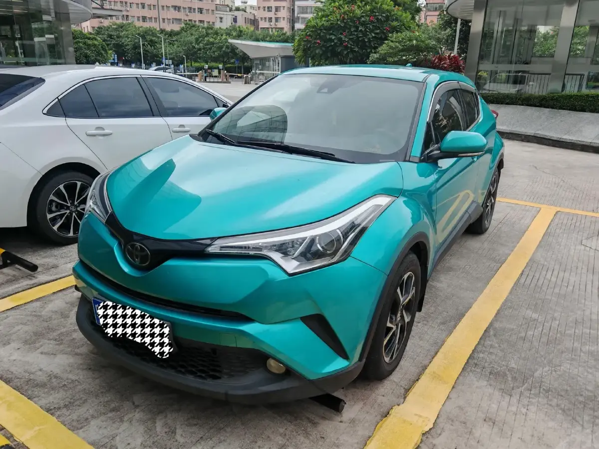 2018 Toyota C-HR 2.0L 171HP L4 CVT