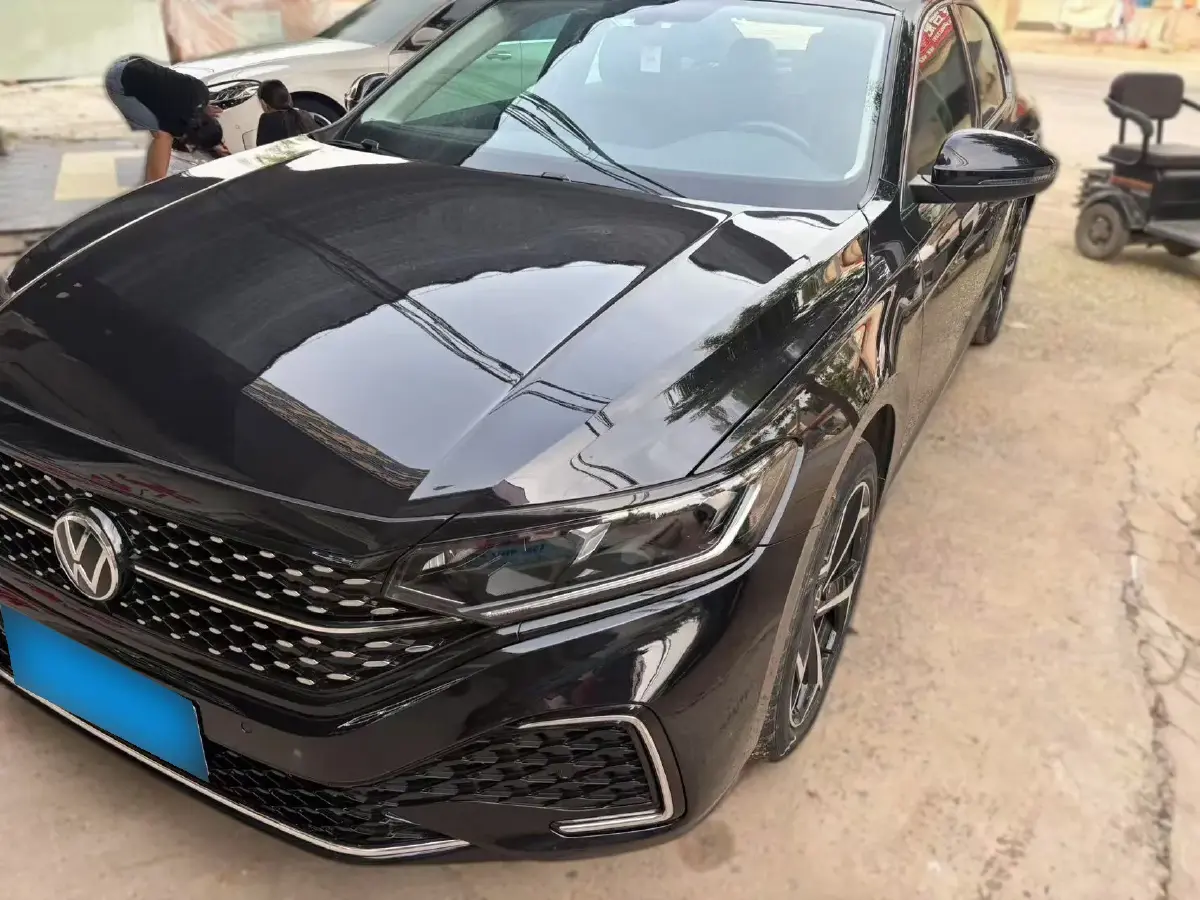 2023 Volkswagen Passat 2.0T 186HP L4 7DCT