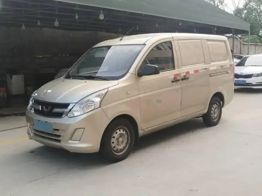 2019 WuLing RongGuang V 1.5L 99HP L4 6MT