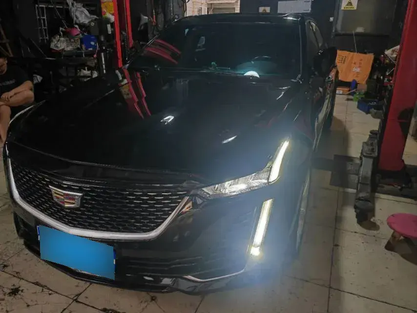 2023 Cadillac CT5 2.0T 237HP L4 10AT