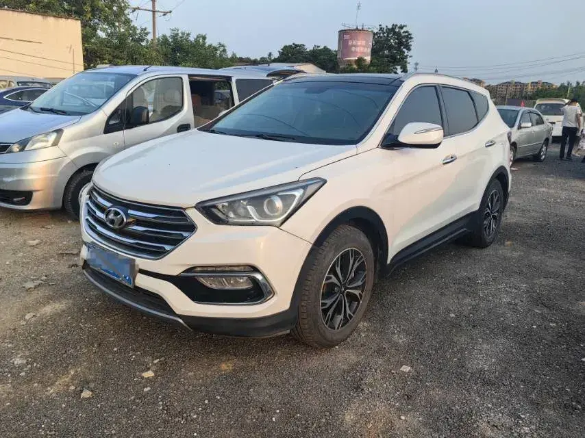 2017 Hyundai Santafe 2.4L 189HP L4 6AT