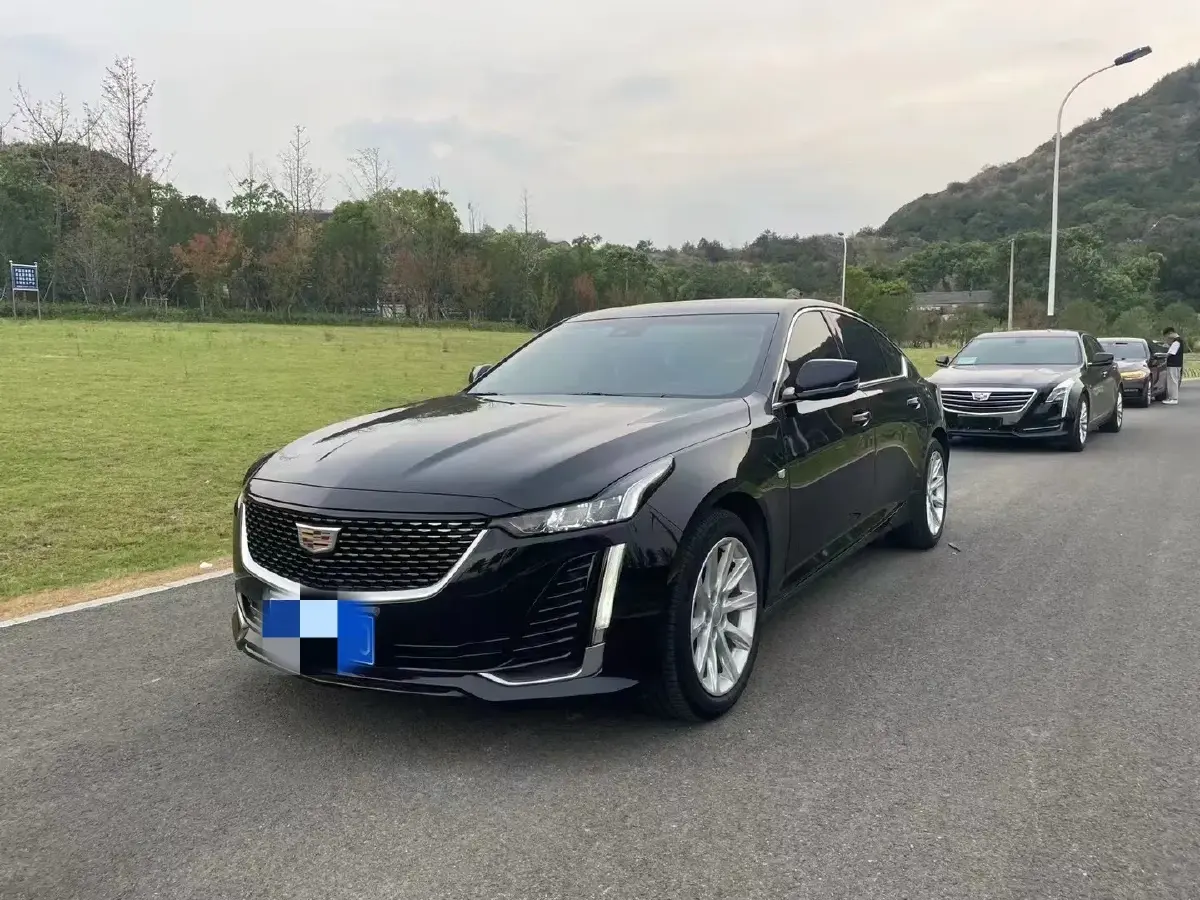 2022 Cadillac CT5 2.0T 237HP L4 10AT