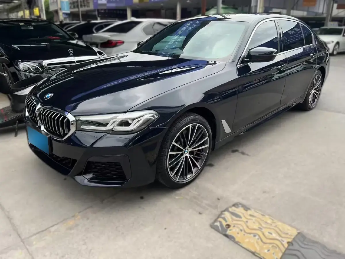 2022 BMW 5 Series 2.0T 252HP L4 8AT