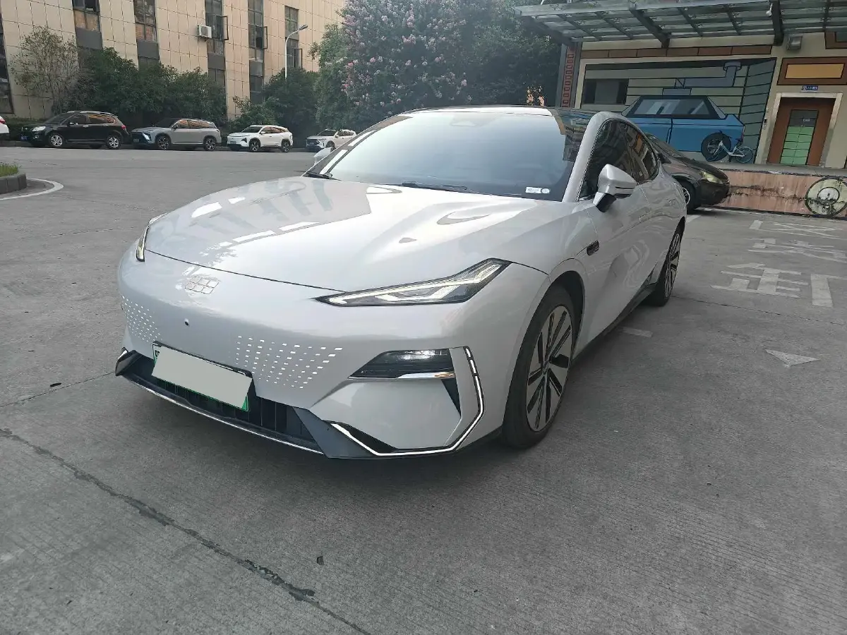 2024 Geely Galaxy E8 BEV 76KWH