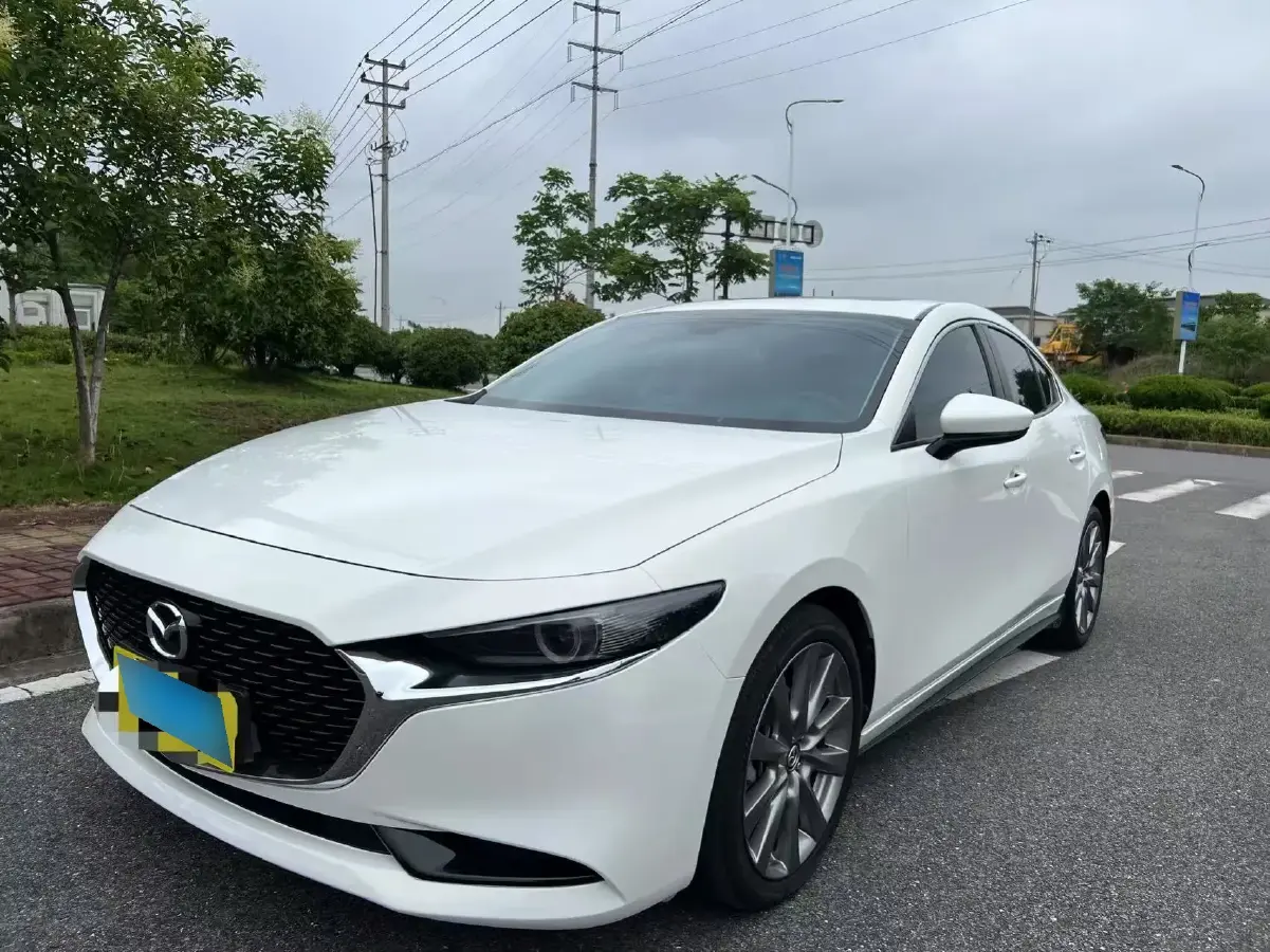 2022 Mazda 3 Axela 2.0L 158HP L4 6AT