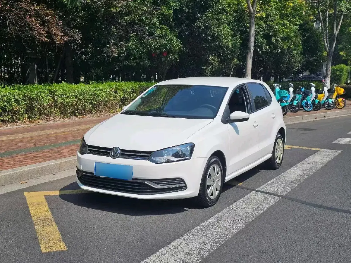 2016 Volkswagen Polo 1.4L 90HP L4 6AT