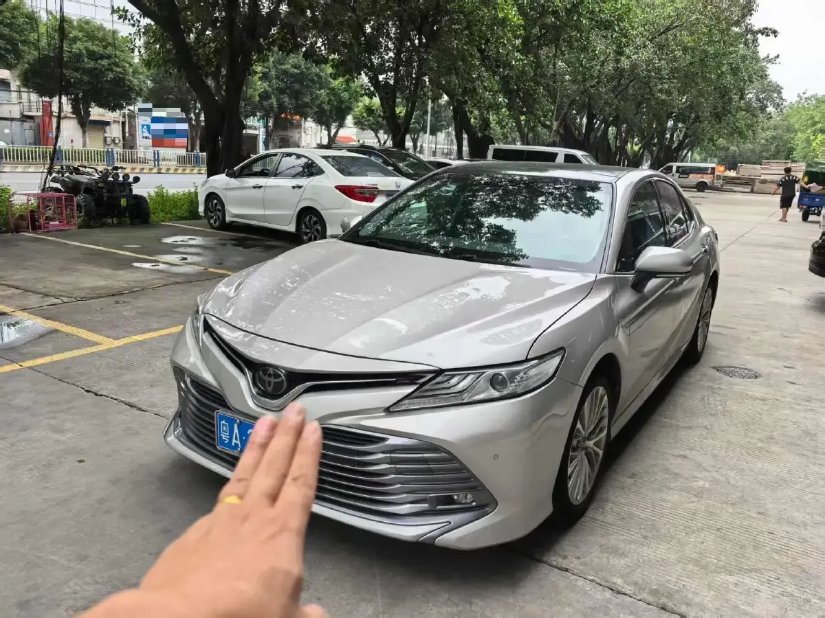 2019 Toyota Camry 2.5L 209HP L4 8AT