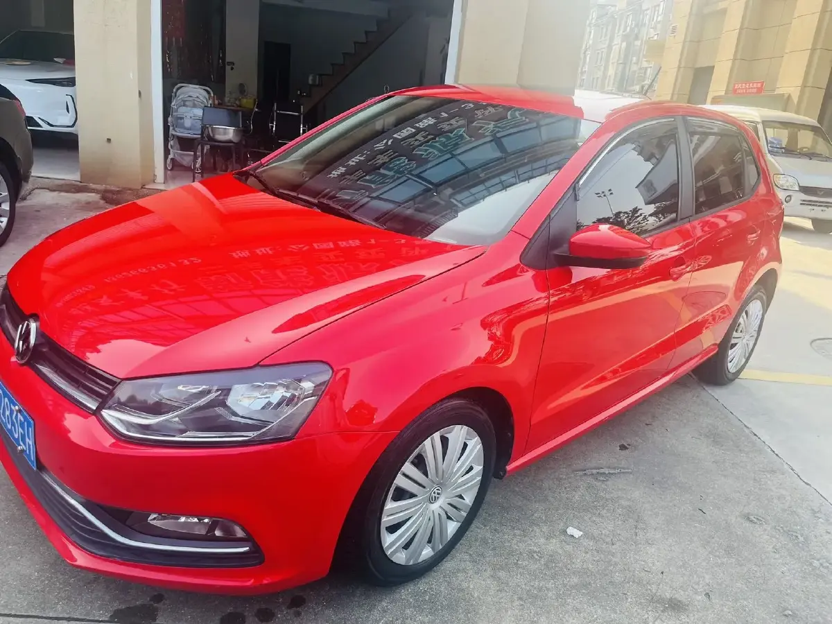 2016 Volkswagen Polo 1.6L 110HP L4 6AT